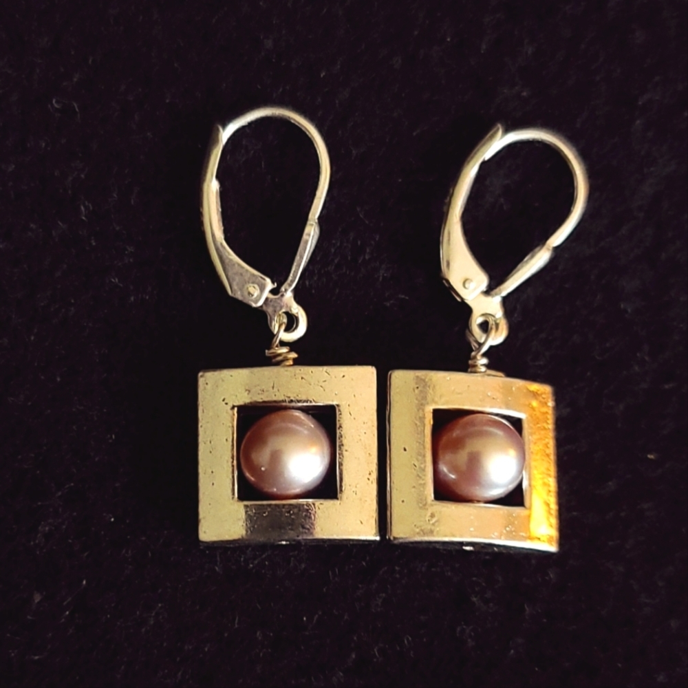 Modern silver geometric pearl earrings